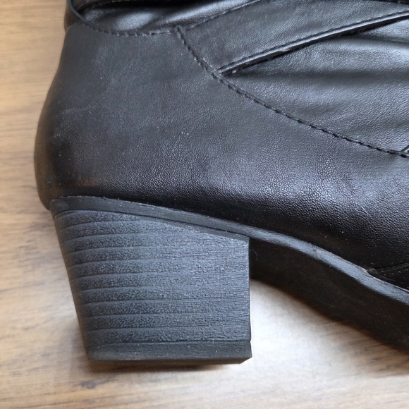 Black Top Ankle Buckle Strap Biker Boots Size 9 M - Picture 8 of 8